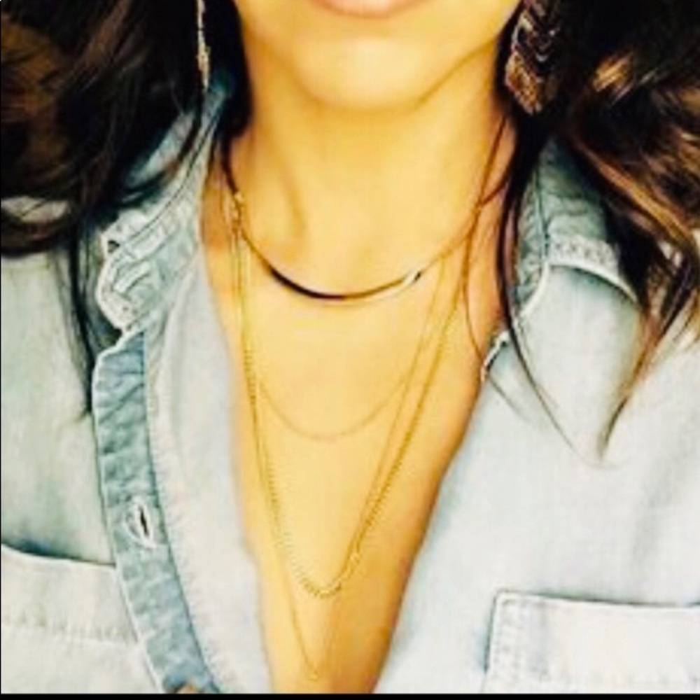 Gold choker, multilayer and adjustable
